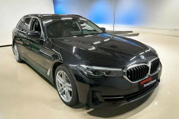 BMW Seria 5 530e xDrive Luxury Line aut