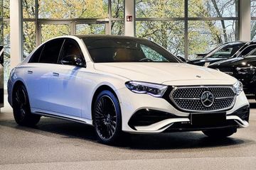 Mercedes Klasa E 220 d  4-Matic AMG