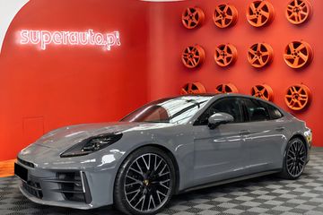 Porsche Panamera 4