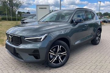 Volvo XC40 B4 Plus Dark