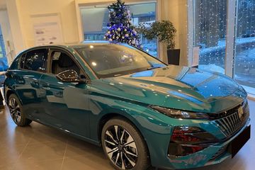 Peugeot 308 Allure e-DCS6 1.2 mHEV