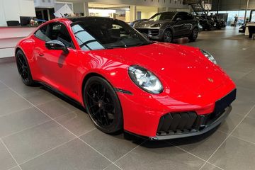 Porsche 911 Carrera 4 GTS