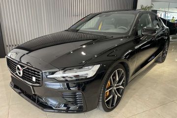 Volvo S60 T8 AWD Plug-In Hybrid Polestar Engineered