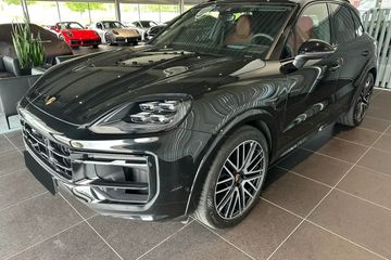 Porsche Cayenne E-Hybrid Black Edition