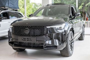 Volvo XC90 T8 AWD Plug-In Hybrid Ultra Black Edition 7os