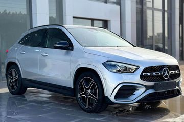 Mercedes GLA 220 4-Matic AMG Line