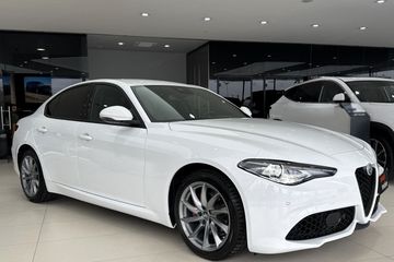 Alfa Romeo Giulia 2.0 Turbo Super aut