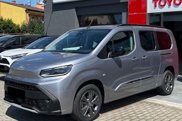 Toyota Proace City Verso Long Family