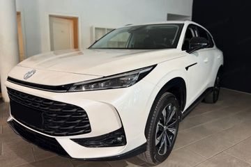 MG HS 1.5T HEV+ Exclusive aut