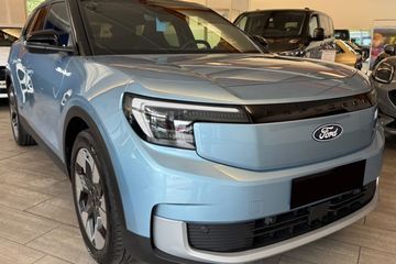 Ford Explorer Premium 77kWh RWD
