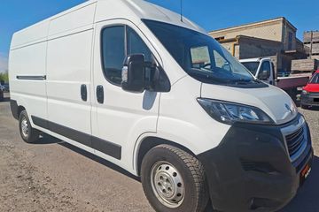Peugeot Boxer 335 2.2 BlueHDi