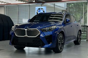 BMW iX2 eDrive20 M Sport