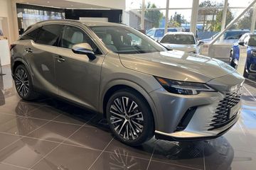 Lexus RX 350h Omotenashi