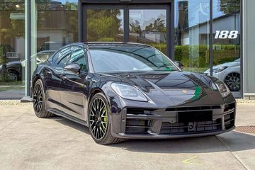 Porsche Panamera 4 E-Hybrid