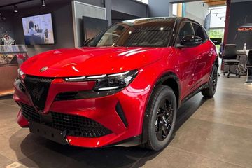 Alfa Romeo Junior Ibrida 1.2 Sprint