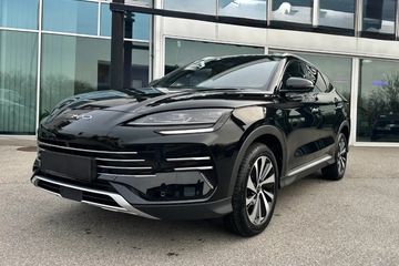 BYD Seal U DM-i  Design AWD