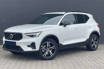 Volvo XC40 B4 Plus Dark