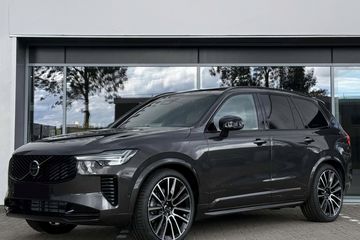 Volvo XC90 B5 AWD Ultra Dark