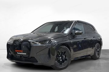BMW iX xDrive45 100.6kWh