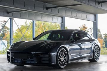 Porsche Panamera 4 E-Hybrid