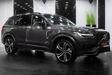 Volvo XC90 T8 AWD Plug-In Hybrid Plus Dark 7os aut