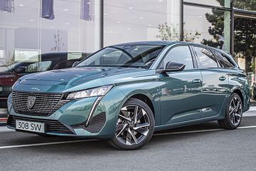Peugeot 308 Allure EAT8 1.5 BlueHDi