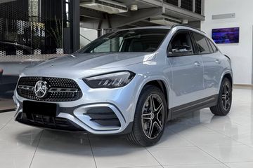 Mercedes GLA 220  4-Matic AMG Line