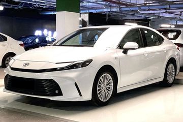 Toyota Camry Comfort 2.5 Hybrid Dynamic Force