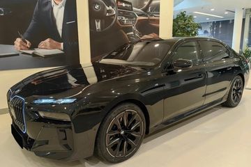 BMW Seria 7 740d xDrive M Sport