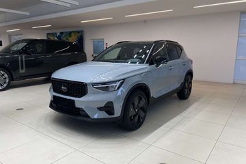 Volvo XC40 B4 Plus Black Edition