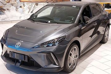MG 4 64kWh Luxury