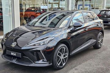MG 4 64kWh Luxury