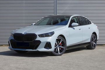 BMW Seria 5 550e xDrive M Sport