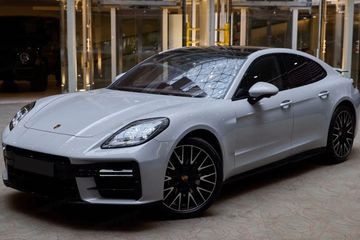 Porsche Panamera 4 E-Hybrid