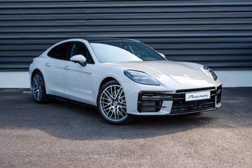 Porsche Panamera 4 E-Hybrid