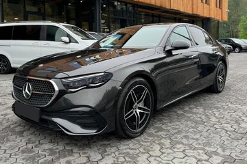 Mercedes Klasa E 220 d 4-Matic AMG