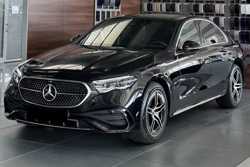 Mercedes Klasa E 300 e 4-Matic AMG