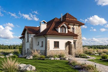 Projekt domu Orle Gniazdo (528) - parterowy z poddaszem dom o powierzchni 148,50 m², dach namiotowy, koszt budowy 405 000 zł - ujęcie frontu