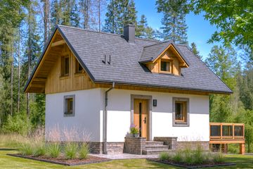  Projekt domu L-87 Dom modrzewiowa szkieletowy (BBD1129) - projekt domu parterowego z poddaszem - Zdjęcie 1