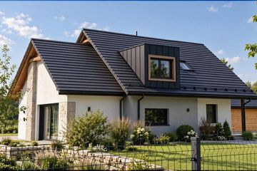Projekt domu eko Typowy 63 - parterowy z poddaszem dom o powierzchni 146,75 m², dach dwuspadowy, koszt budowy 445 000 zł - ujęcie frontu