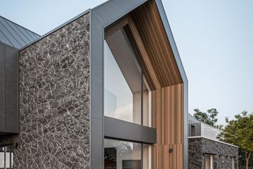 Projekt domu House x29 - parterowy z poddaszem dom o powierzchni 248,57 m², dach wielospadowy - ujęcie 7