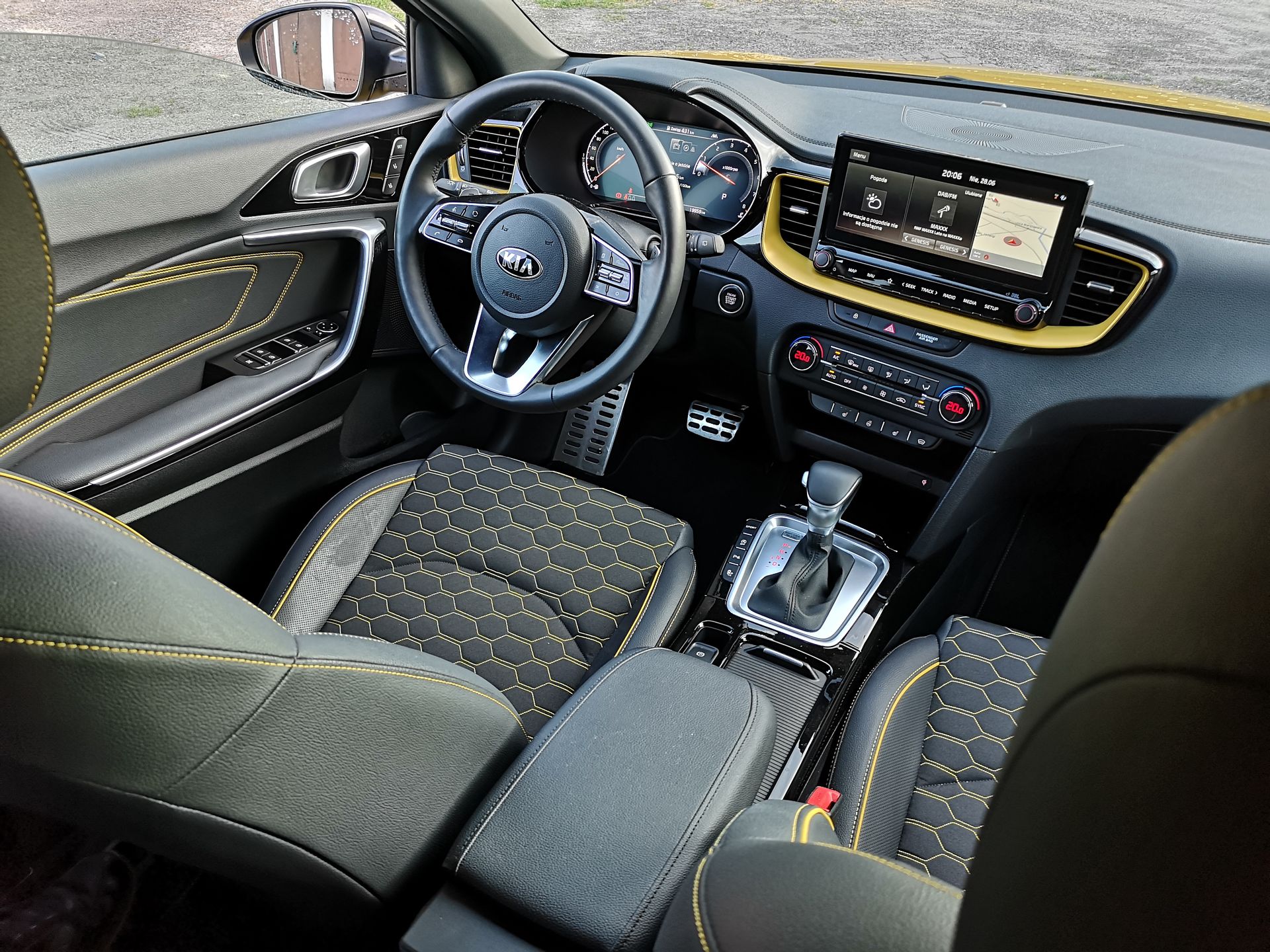 Kia Xceed Obsługa systemu, audio JBL i systemy bezpieczeństwa