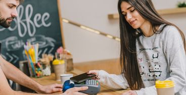 Nie masz gotówki? Wkrótce zapłacisz BLIKIEM z odroczeniem w PKO BP