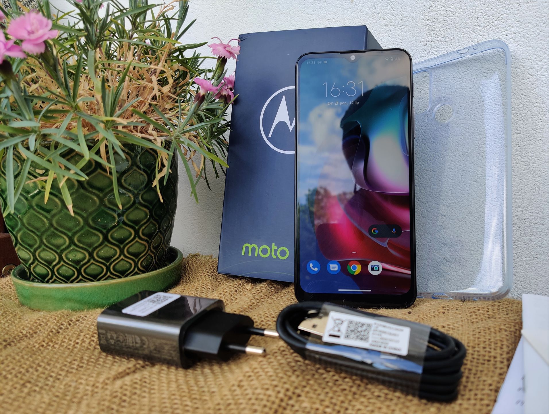 Średniaki bywają interesujące. Recenzja Motorola Moto G30! - Vimarsana News