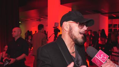 Kichkina dumba pornosini onlayn tomosha qiling