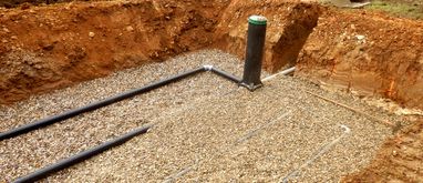 Opaska drenażowa wokół domu – sprawdzony sposób na wilgoć