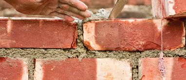 Budowa domu pod klucz a budowa metodą gospodarczą