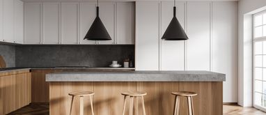 Kuchnia w zabudowie a kuchnia na wymiar - jakie są różnice?