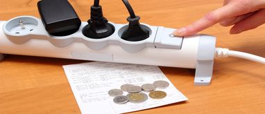 Czy zamrożenie cen prądu się opłaca?