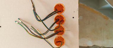 Instalacja elektryczna w domu drewnianym.